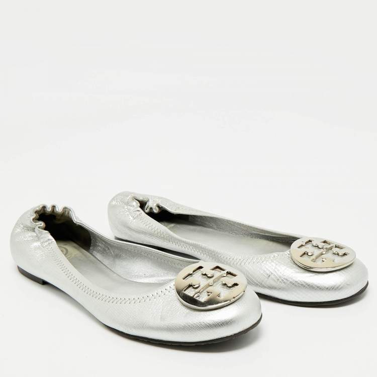 Pre Owned Tory Burch Metallic Silver Leather Reva Scrunch Ballet Flats Size 41