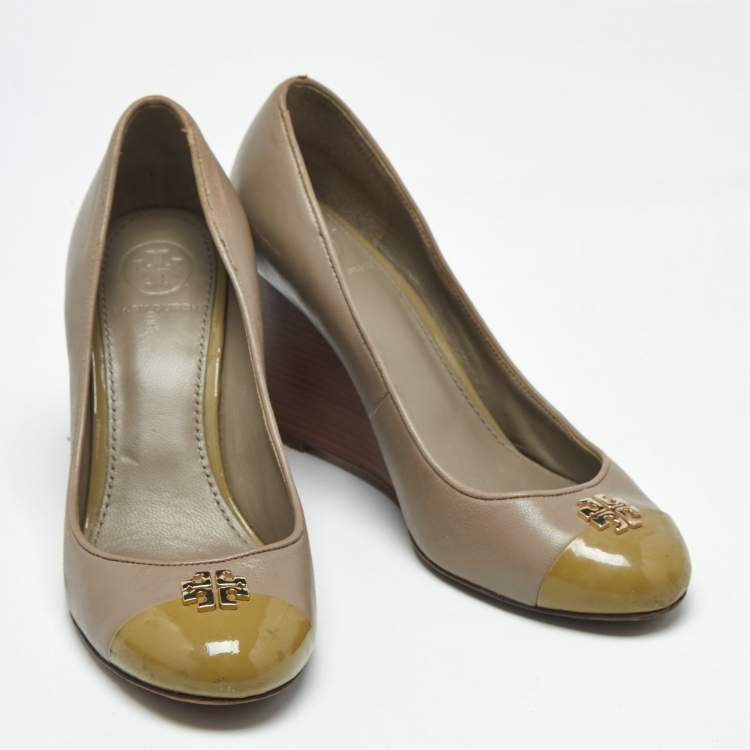 Pre Owned Tory Burch Grey/Beige Leather Reva Logo Cap Toe Wedge Pumps Size 35.5