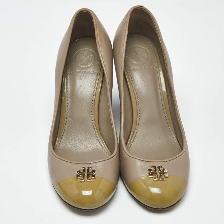 Pre Owned Tory Burch Grey/Beige Leather Reva Logo Cap Toe Wedge Pumps Size 35.5