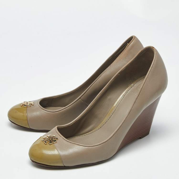 Pre Owned Tory Burch Grey/Beige Leather Reva Logo Cap Toe Wedge Pumps Size 35.5