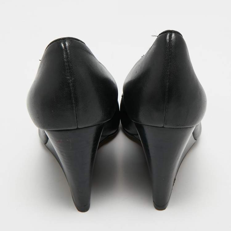 Pre Owned Tory Burch Black Leather Amanda  Wedge Pumps Size 35.5