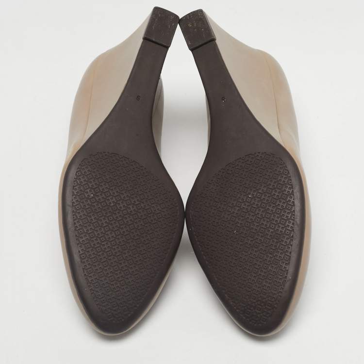 Pre Owned Tory Burch Grey Leather Sally Wedge Pumps Size 39