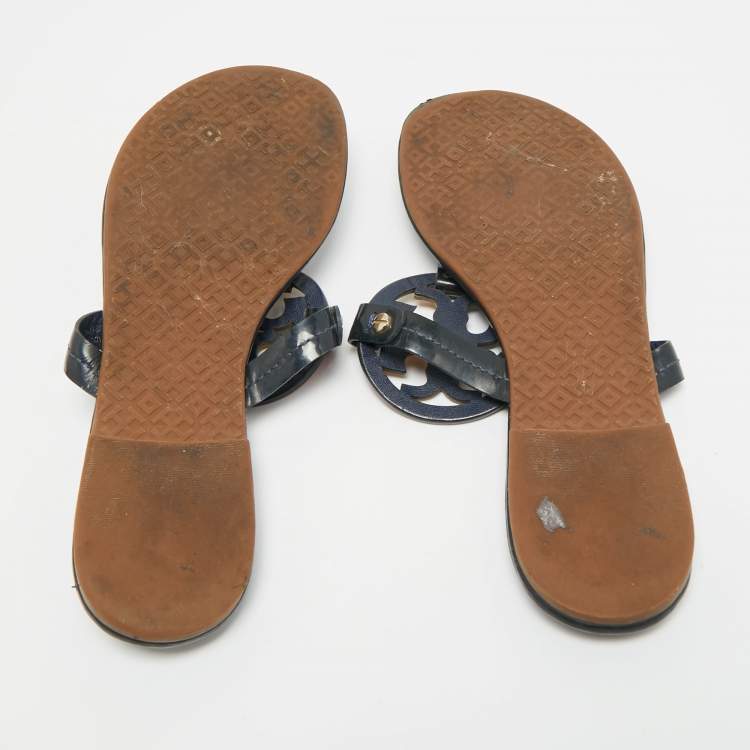مملوكة مسبقًا Tory Burch Miller Size 37.5 Navy Blue Patent Leather Thong Sandals