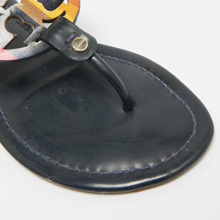مملوكة مسبقًا Tory Burch Miller Size 37.5 Navy Blue Patent Leather Thong Sandals