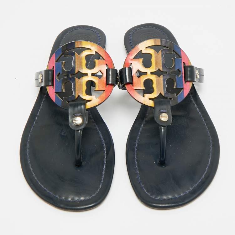 مملوكة مسبقًا Tory Burch Miller Size 37.5 Navy Blue Patent Leather Thong Sandals