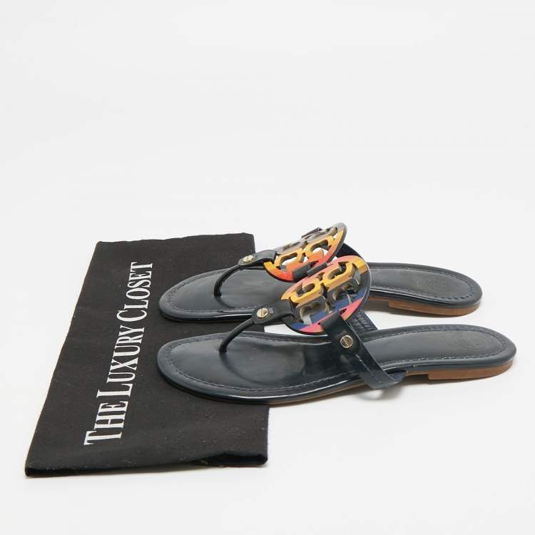 مملوكة مسبقًا Tory Burch Miller Size 37.5 Navy Blue Patent Leather Thong Sandals