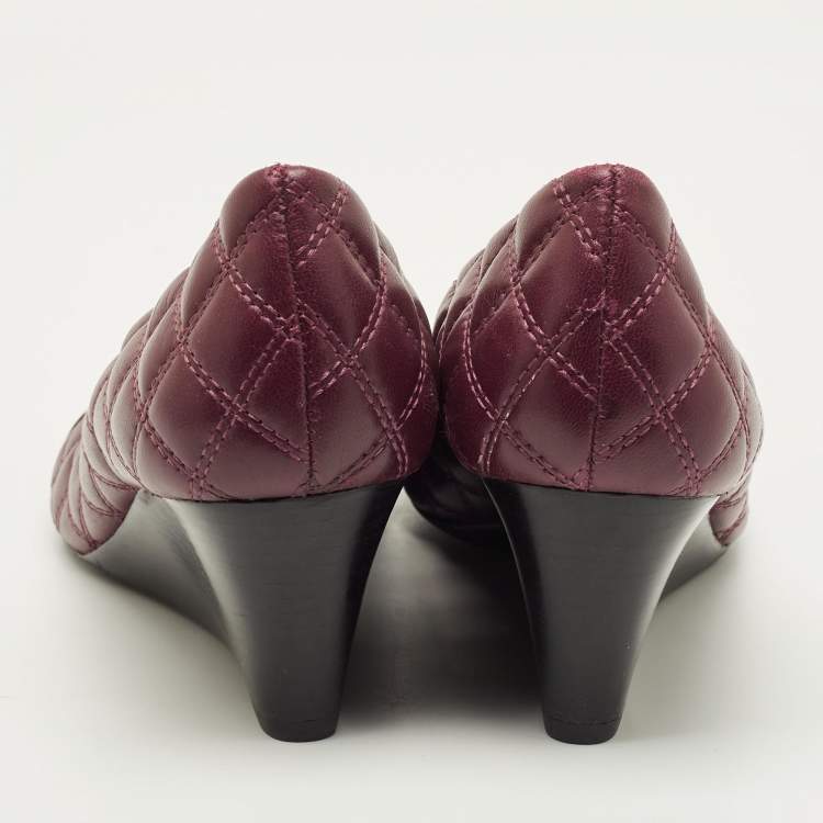 Pre Owned Tory Burch Claremont Size 41 Burgundy/Black Leather and Patent Wedge Pumps