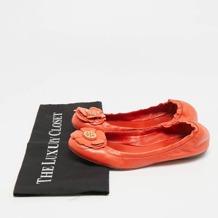 مملوكة مسبقًا Tory Burch Size 37 Orange Leather Scrunch Ballet Flats