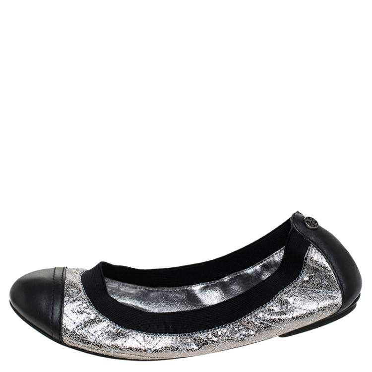 Pre Owned Tory Burch Silver/Black Quilted Leather Garter Ballet Flats Size 36