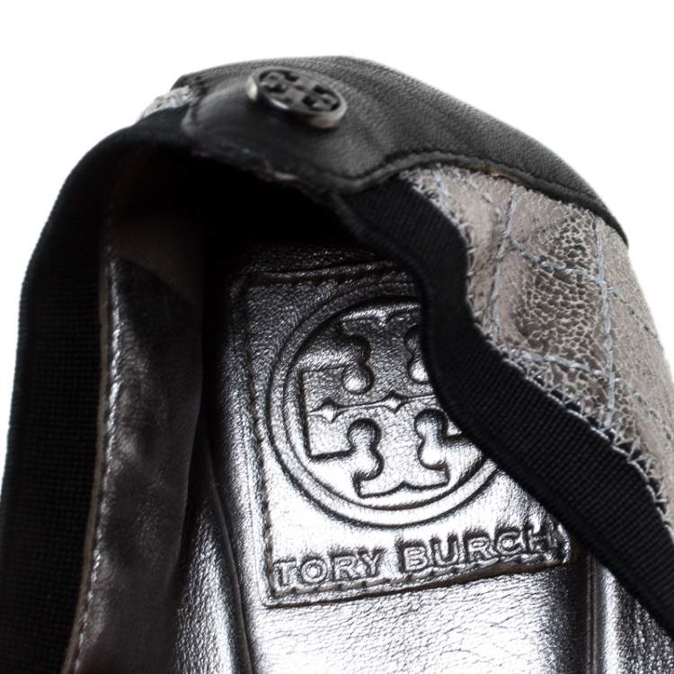 Pre Owned Tory Burch Silver/Black Quilted Leather Garter Ballet Flats Size 36