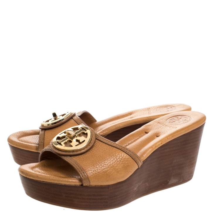 مملوكة مسبقًا Tory Burch Tan Leather Selma Platform Wedge Sandals Size 37