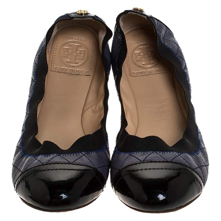 Pre Owned Tory Burch Blue/Black Patent And Leather Quilted Detail Scrunch Ballet Flats Size 38