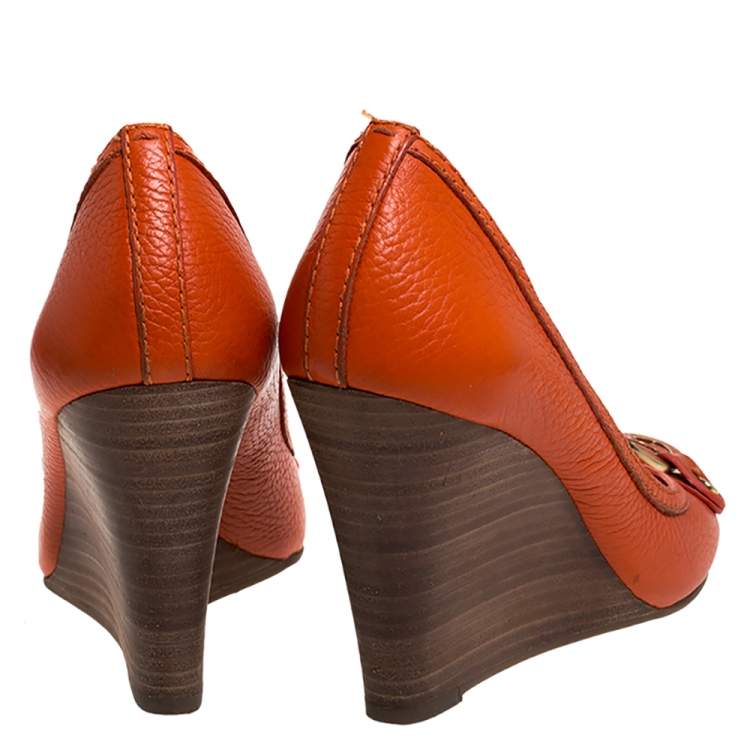 Pre Owned Tory Burch Orange Leather Logo Wedge Peep Toe Pumps Size 36.5