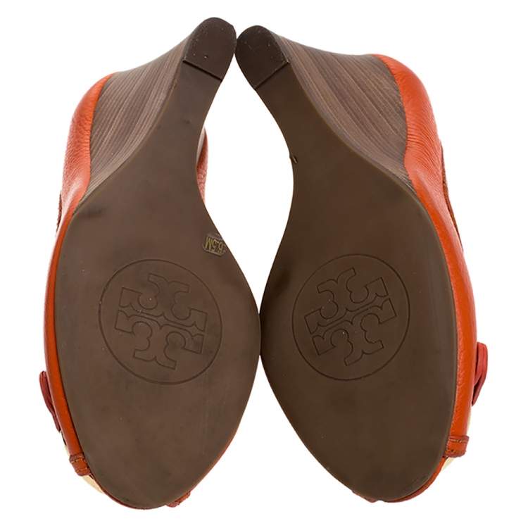 Pre Owned Tory Burch Orange Leather Logo Wedge Peep Toe Pumps Size 36.5