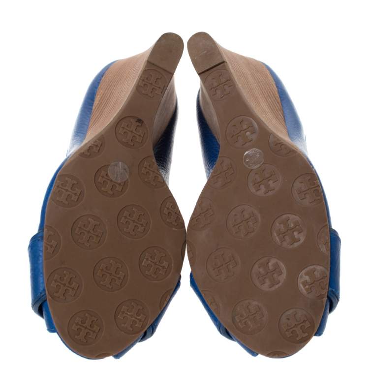 Pre Owned Tory Burch Blue Leather Caroline Scrunch Wedge Peep Toe Pumps Size 38.5