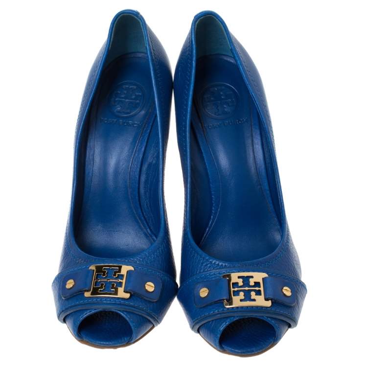 Pre Owned Tory Burch Blue Leather Caroline Scrunch Wedge Peep Toe Pumps Size 38.5