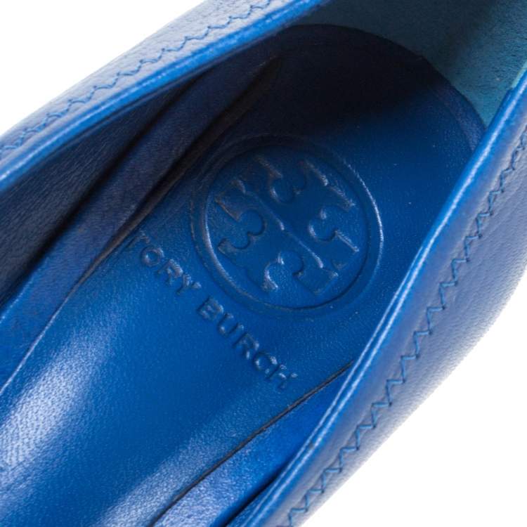 Pre Owned Tory Burch Blue Leather Caroline Scrunch Wedge Peep Toe Pumps Size 38.5