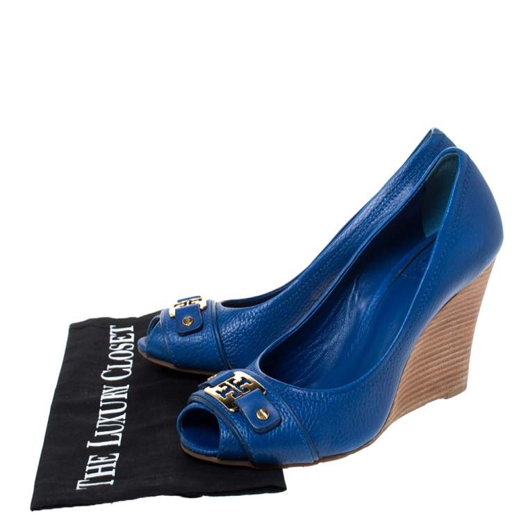 Pre Owned Tory Burch Blue Leather Caroline Scrunch Wedge Peep Toe Pumps Size 38.5