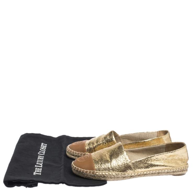 Pre Owned Tory Burch Gold Crackle Leather And Brown Leather Cap Toe Espadrilles Size 38
