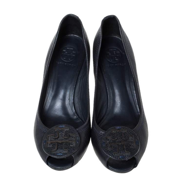 Pre Owned Tory Burch Blue Leather Logo Peep Toe Pumps Size 38.5