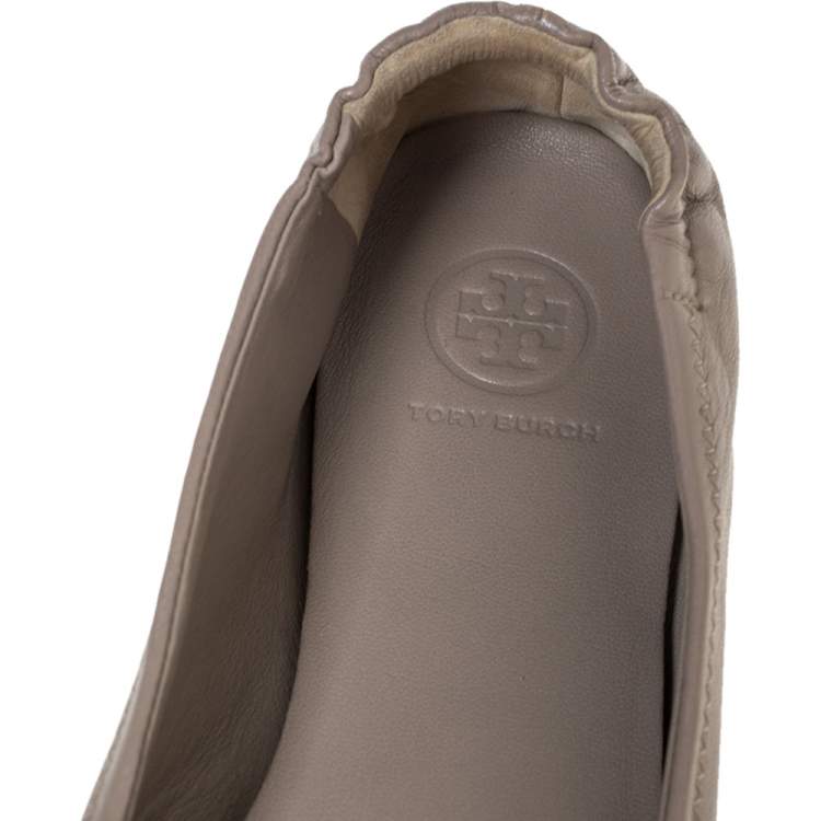 Pre Owned Tory Burch Grey Leather Minnie Scrunch Logo Ballet Flats Size 37.5