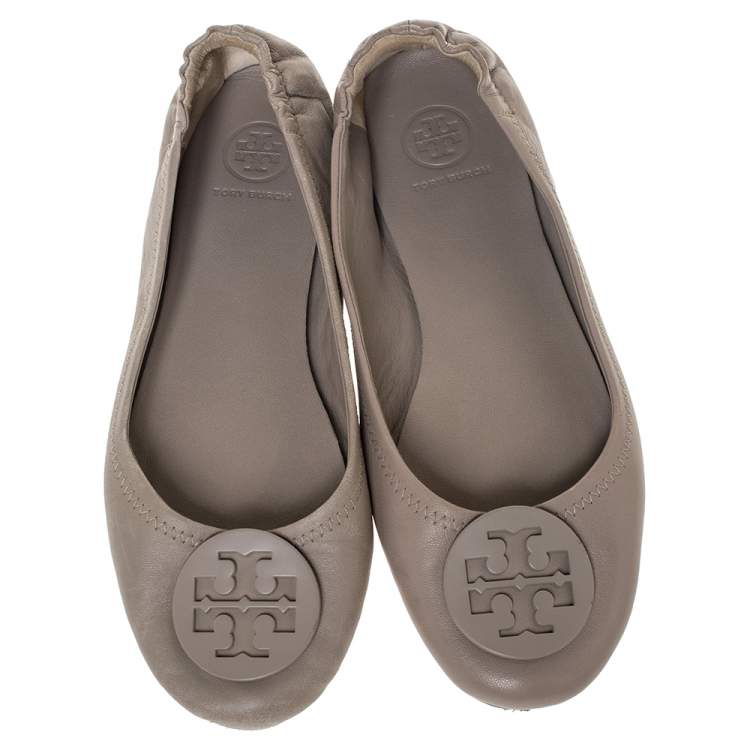 Pre Owned Tory Burch Grey Leather Minnie Scrunch Logo Ballet Flats Size 37.5