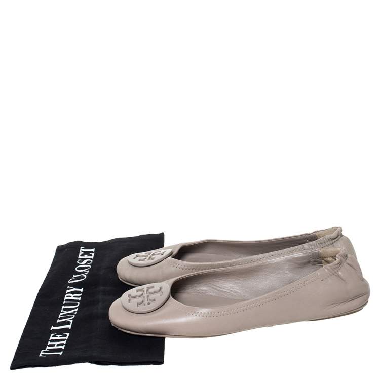 Pre Owned Tory Burch Grey Leather Minnie Scrunch Logo Ballet Flats Size 37.5