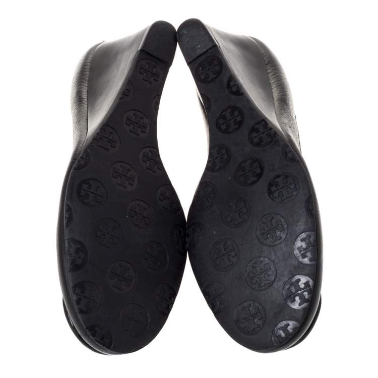 Pre Owned Tory Burch Black Leather Chelsea Wedge Pumps Size 39