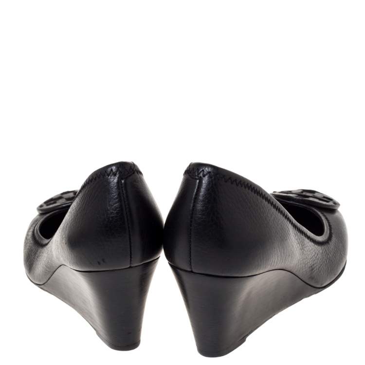 Pre Owned Tory Burch Black Leather Chelsea Wedge Pumps Size 39