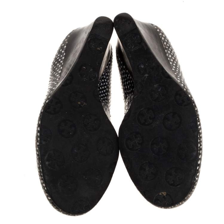 Pre Owned Tory Burch Black/White Snakeskin Effect Leather Benton Wedge Pumps Size 37