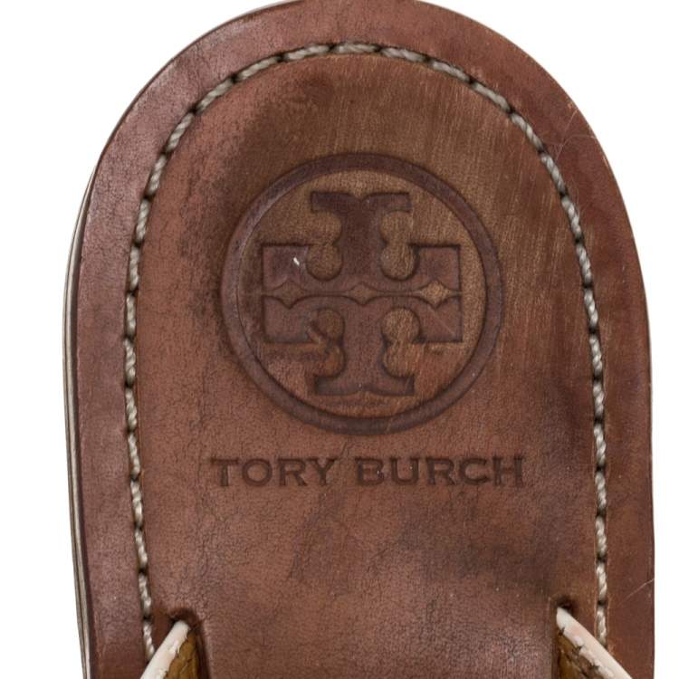 Pre Owned Tory Burch White Patent Leather 'Breely' Flower Thong Flats Size 38.5