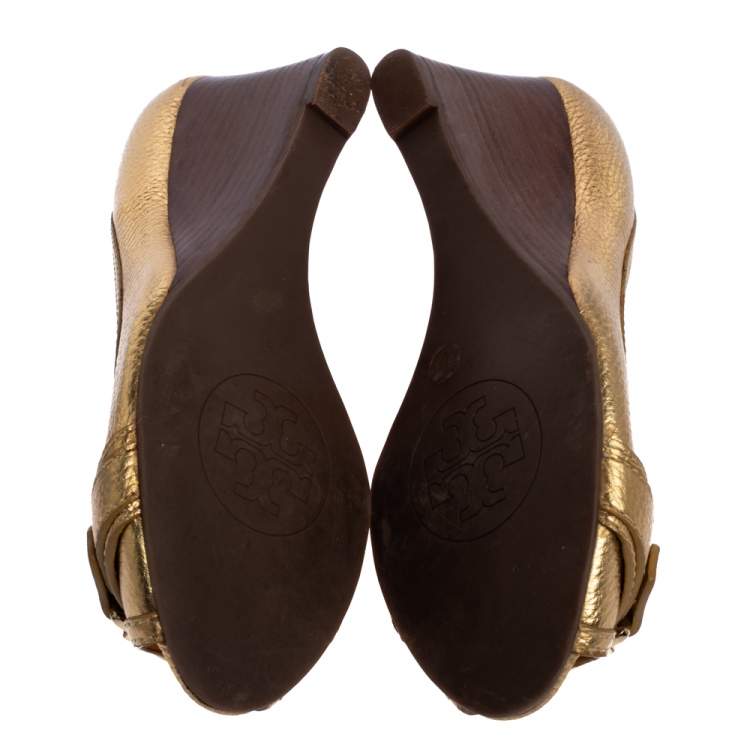 Pre Owned Tory Burch Gold Textured Leather Wedge Peep Toe Pumps Size 38