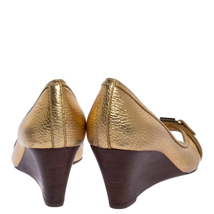 Pre Owned Tory Burch Gold Textured Leather Wedge Peep Toe Pumps Size 38