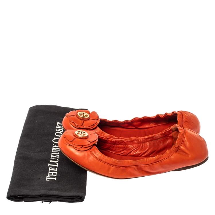 Pre Owned Tory Burch Orange Leather Scrunch Ballet Flats Size 38
