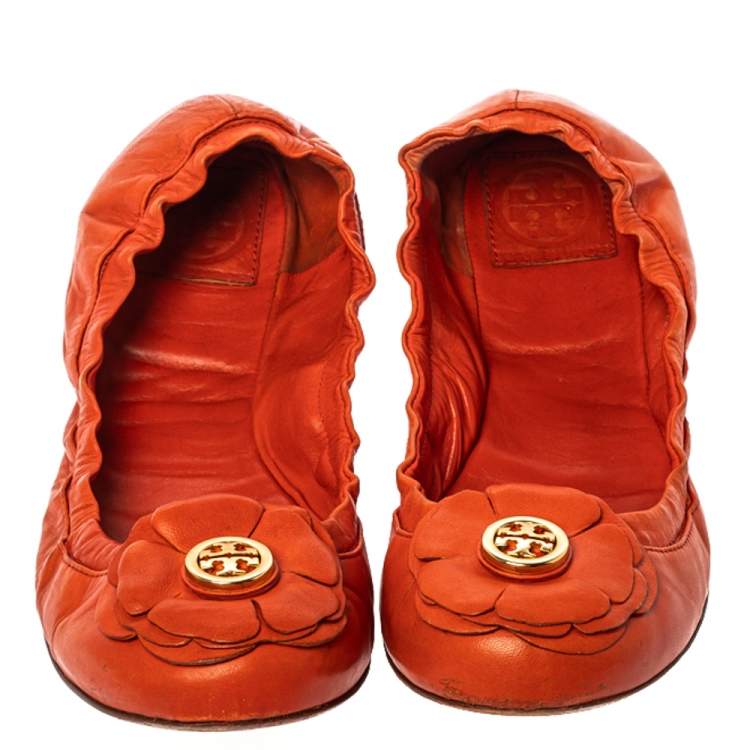 Pre Owned Tory Burch Orange Leather Scrunch Ballet Flats Size 38