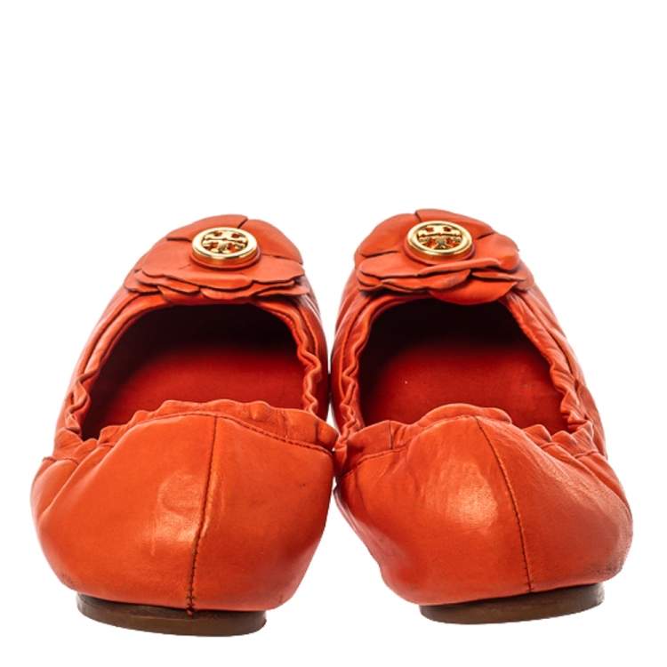 Pre Owned Tory Burch Orange Leather Scrunch Ballet Flats Size 38