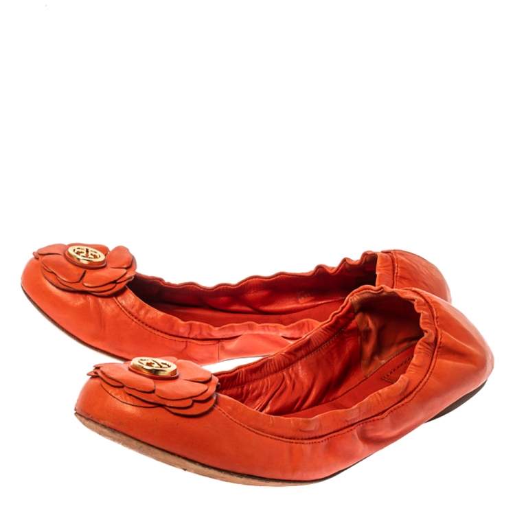 Pre Owned Tory Burch Orange Leather Scrunch Ballet Flats Size 38