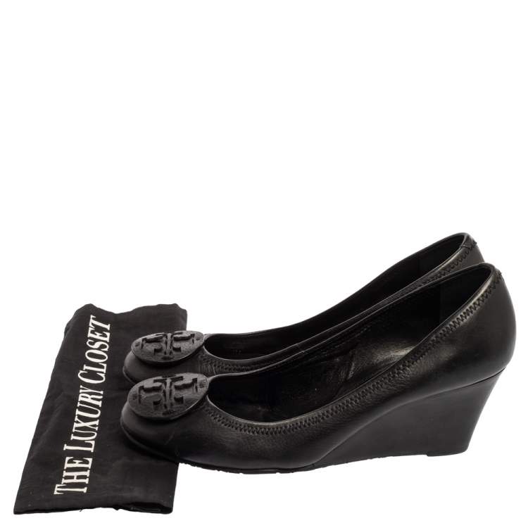 Pre Owned Tory Burch Black Leather Wedge Pumps Size 40