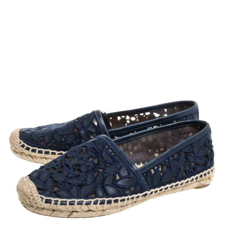 Pre Owned Tory Burch Blue Embroidered Leather Cutout Espadrille Flats Size 35.5