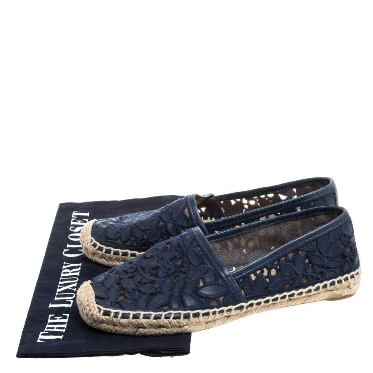 Pre Owned Tory Burch Blue Embroidered Leather Cutout Espadrille Flats Size 35.5