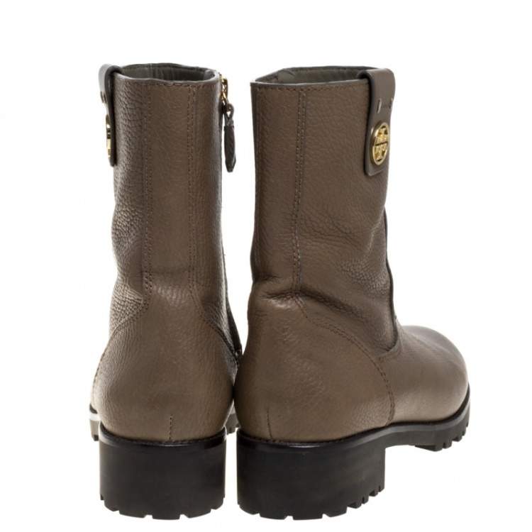 مملوكة مسبقًا Tory Burch Dark Beige Grained Leather Oakbridge Ankle Boots Size 38.5