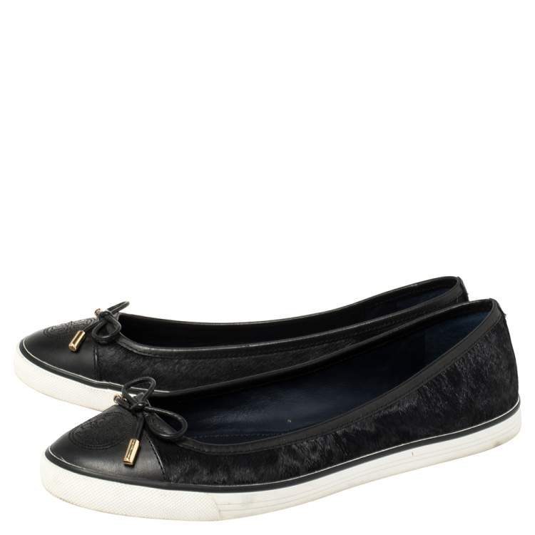 Pre Owned Tory Burch Black Calf Hair And Leather Cap Toe Skyler Flats Size 38.5