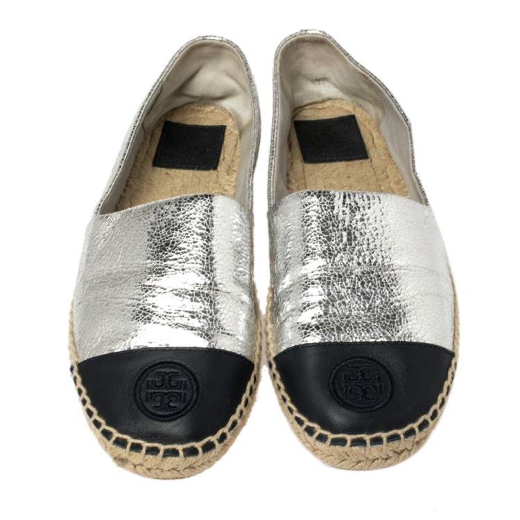 Pre Owned Tory Burch Silver Monogram Leather Cap Toe Espadrilles Size 39.5