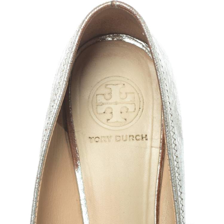 Pre Owned Tory Burch Silver Leather Reva Scrunch Ballet Flats Size 39