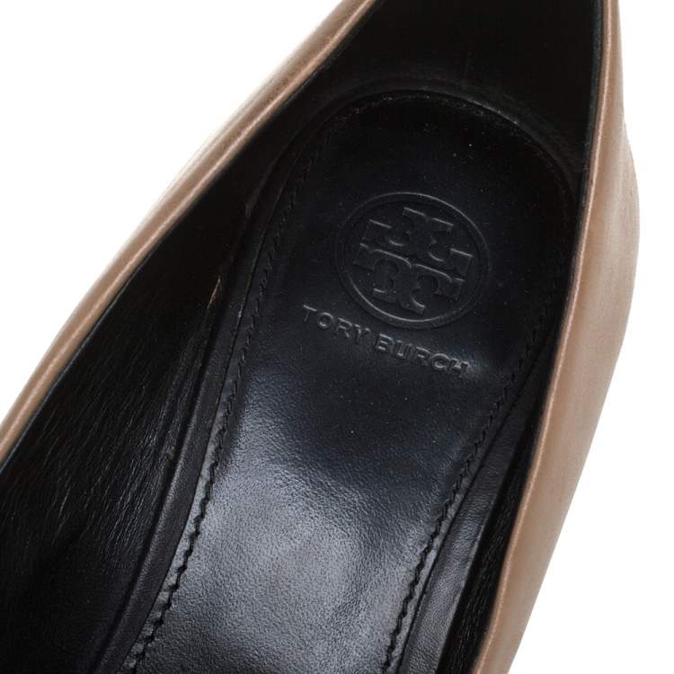 Pre Owned Tory Burch Beige/Black Leather Cap Toe Wedge Pumps Size 40.5