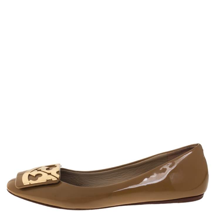 Pre Owned Tory Burch Beige Patent Leather Square Logo Flat Size 35