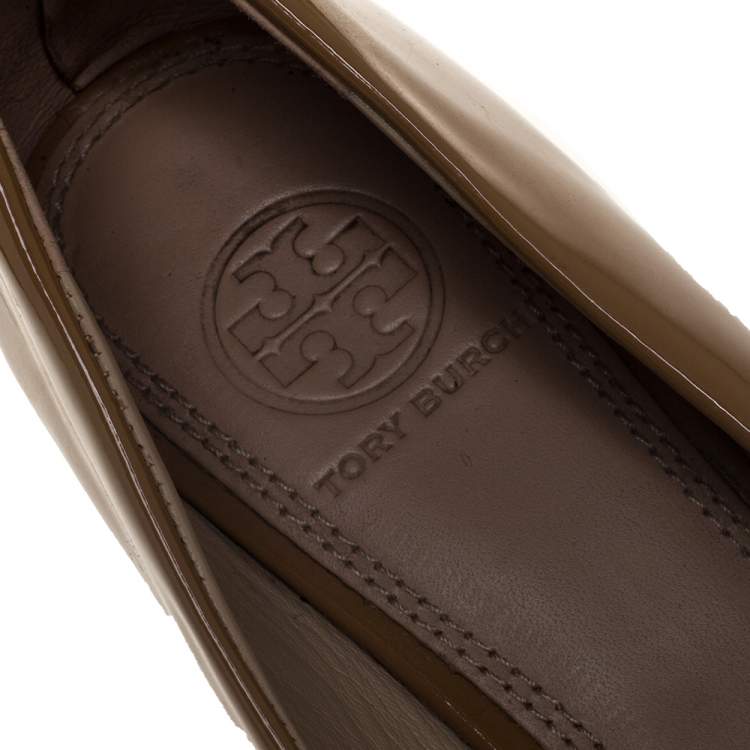 Pre Owned Tory Burch Beige Patent Leather Square Logo Flat Size 35