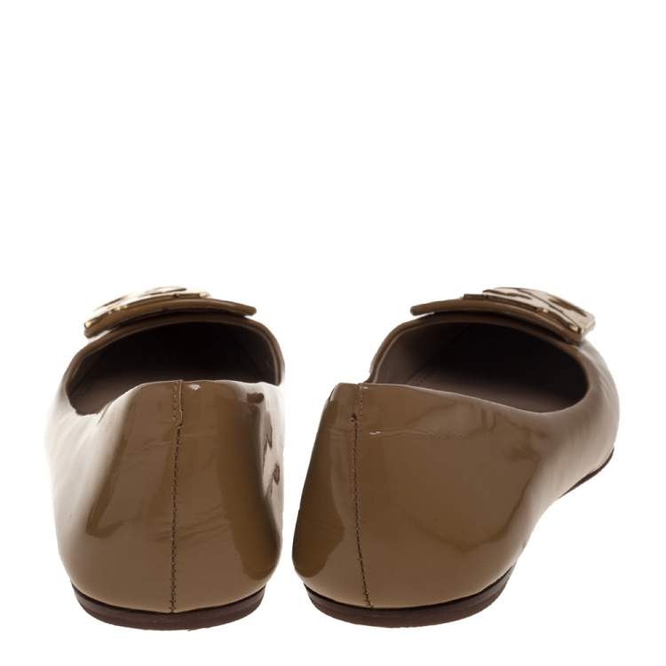 Pre Owned Tory Burch Beige Patent Leather Square Logo Flat Size 35