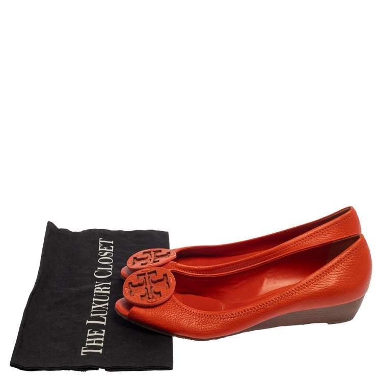 Pre Owned Tory Burch Orange Leather Logo Slip On Pumps Size 38.5