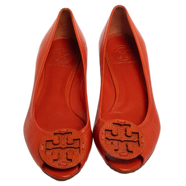 Pre Owned Tory Burch Orange Leather Logo Slip On Pumps Size 38.5